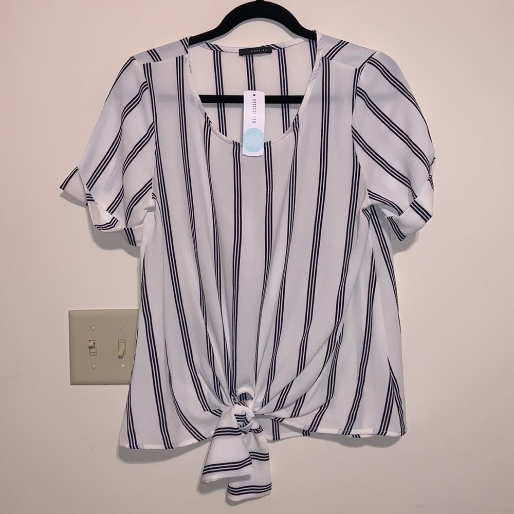 NWT! West Kei Tie Front Blouse. Medium.